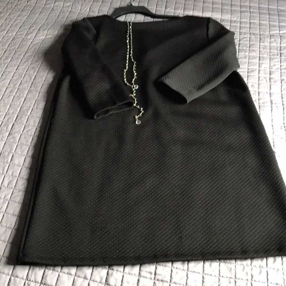 Black knit dress 3/4 sleeve knee length